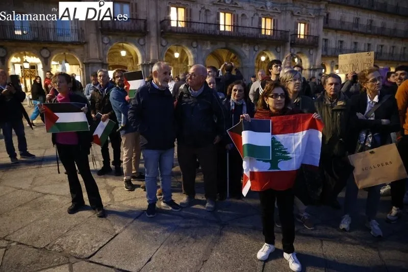 Concentración en la Plaza Mayor de Salamanca para apoyar a Palestina | FOTOS: David Sañudo 
