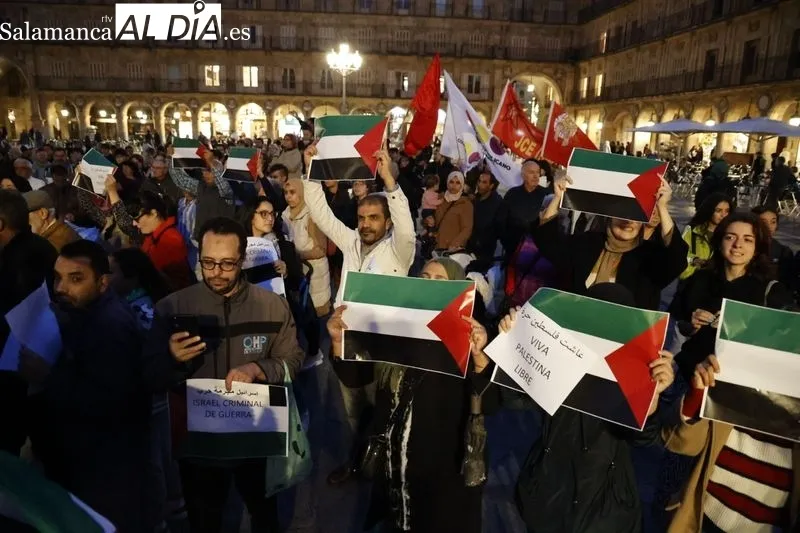 Concentración en la Plaza Mayor de Salamanca para apoyar a Palestina | FOTOS: David Sañudo 