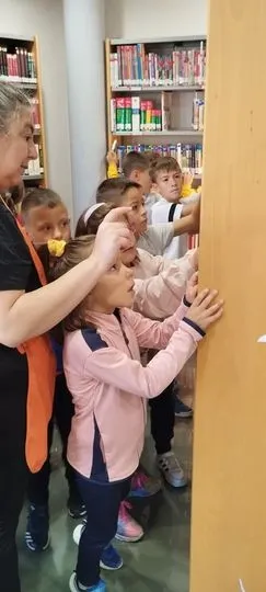 Niños y mayores de Carbajosa disfrutan de la Semana de la Biblioteca