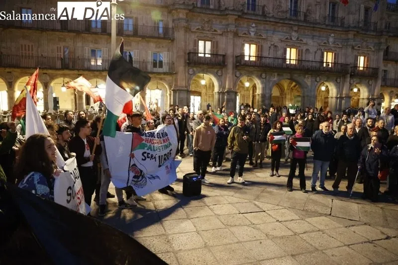 Concentración en la Plaza Mayor de Salamanca para apoyar a Palestina | FOTOS: David Sañudo 