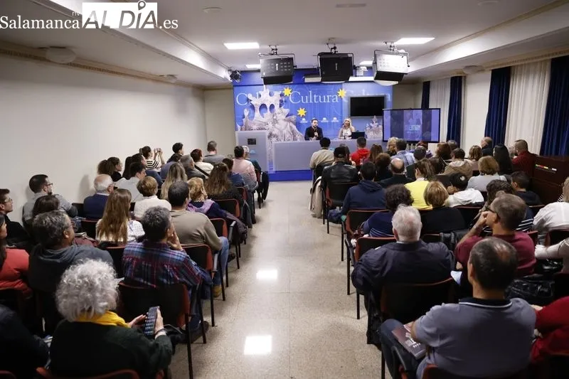 Rubén Juy presenta entre familiares, amigos y lectores su primer thriller ‘Siluntium’ | FOTOS: David Sañudo 