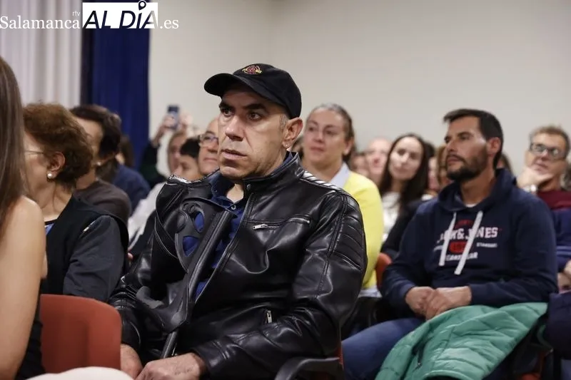 Rubén Juy presenta entre familiares, amigos y lectores su primer thriller ‘Siluntium’ | FOTOS: David Sañudo 