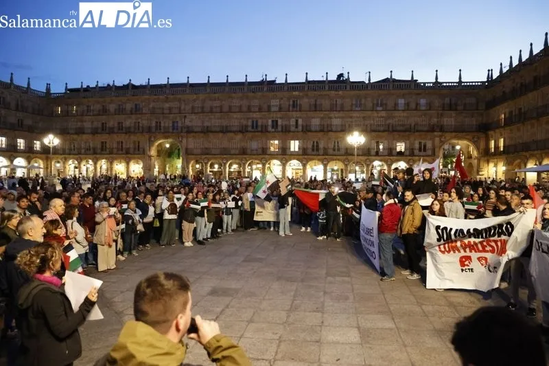 Concentración en la Plaza Mayor de Salamanca para apoyar a Palestina | FOTOS: David Sañudo 