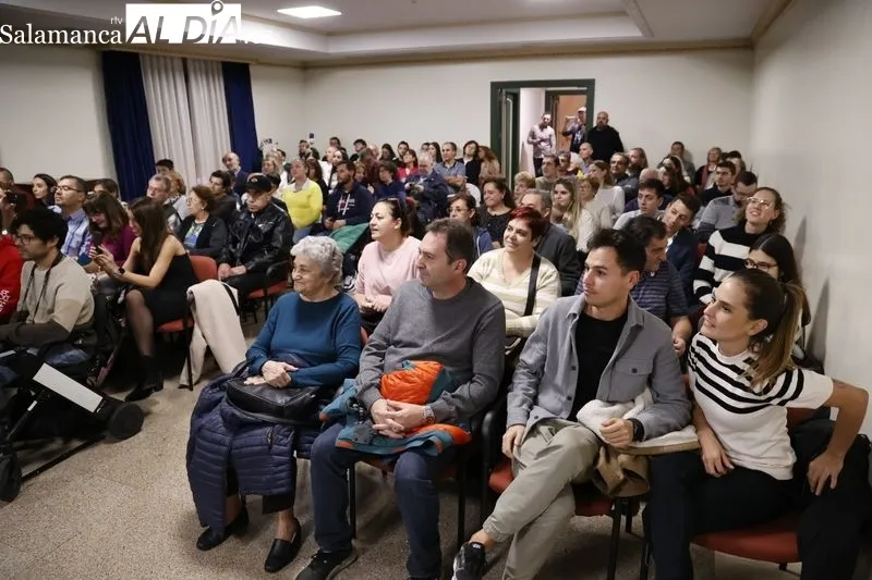 Rubén Juy presenta entre familiares, amigos y lectores su primer thriller ‘Siluntium’ | FOTOS: David Sañudo 