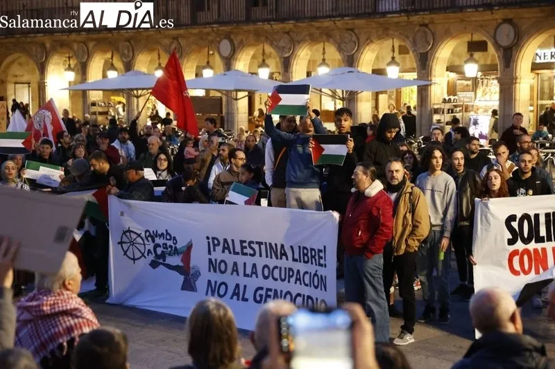 Concentración en la Plaza Mayor de Salamanca para apoyar a Palestina | FOTOS: David Sañudo 