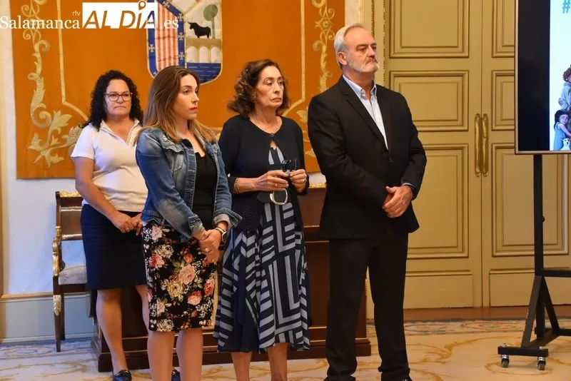 Recepción en el Ayuntamiento a la Asociación de Salud Mental Salamanca-AFEMC. Foto Vanesa Martins