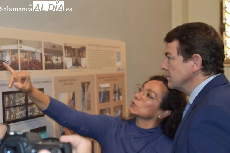 Mural 'Vía Crucis' de Genaro de No, que se ha reubicado en la capilla del hospital Los Montalvos. Foto de Vanesa Martins