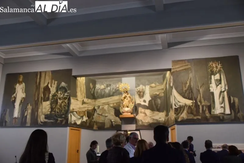 Mural 'Vía Crucis' de Genaro de No, que se ha reubicado en la capilla del hospital Los Montalvos. Foto de Vanesa Martins