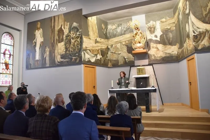 Mural 'Vía Crucis' de Genaro de No, que se ha reubicado en la capilla del hospital Los Montalvos. Foto de Vanesa Martins