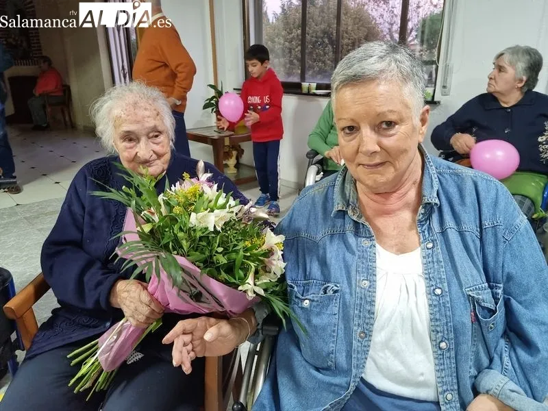 Celebración del 100 cumpleaños de Juana Lucia Herrero