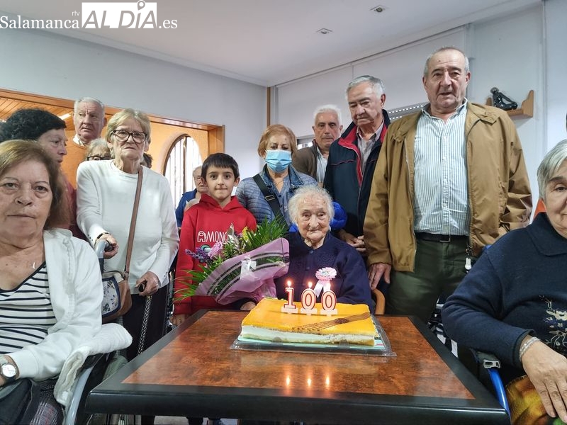 Celebración del 100 cumpleaños de Juana Lucia Herrero