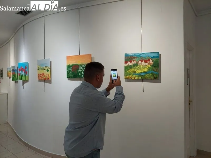 Inauguración de la exposición ‘Taller de artes plásticas y visuales’ de la Fundación Aviva en el Espacio Joven. Fotos: Berta Joven