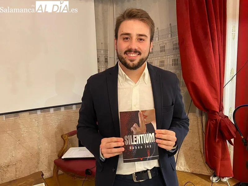 Presentación del libro de Rubén Juy en la librería Santos Ochoa