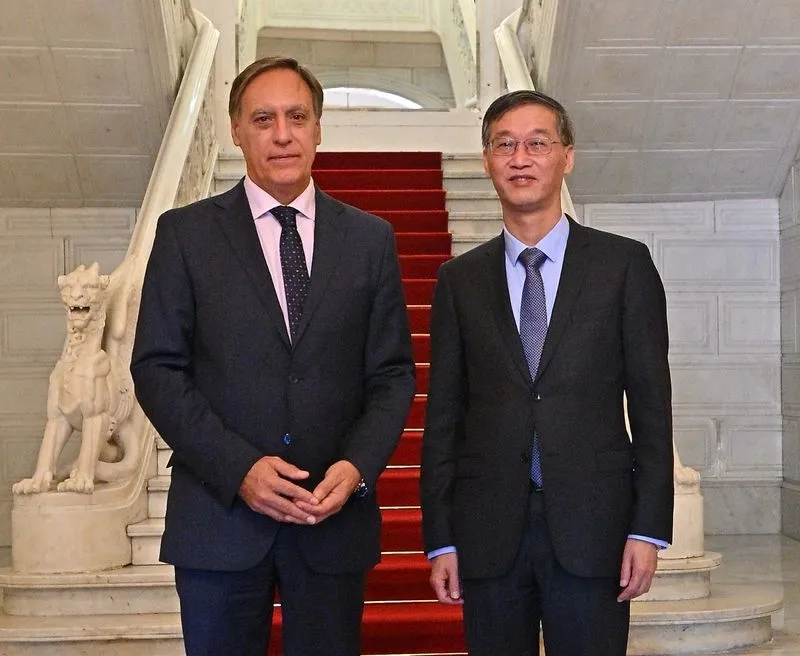 Recepción en el Ayuntamiento de Salamanca al embajador de la República Popular China en España, Yao Jing