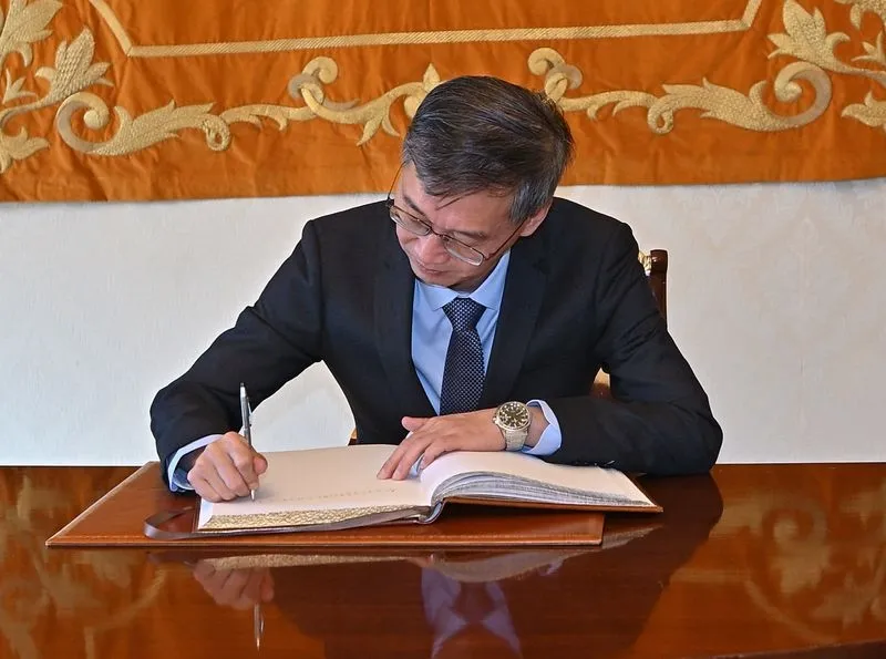 Recepción en el Ayuntamiento de Salamanca al embajador de la República Popular China en España, Yao Jing