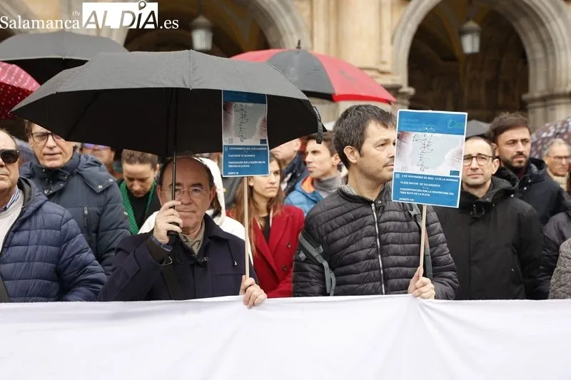Concentración por la reapertura del tren Ruta de la Plata. Fotos: David Sañudo