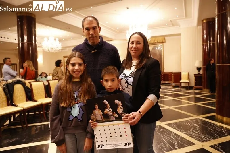 Presentación del calendario solidario Aerscyl 2024. Fotos: David Sañudo