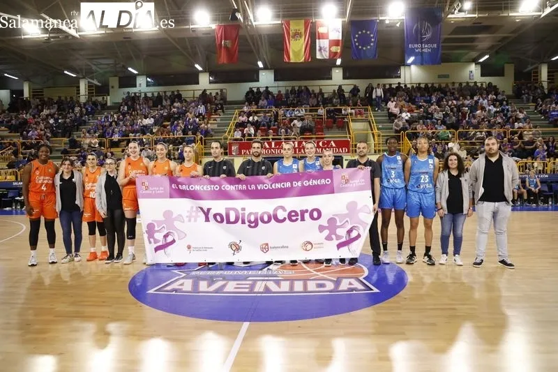 Foto 2 - Kon&eacute; sale investida de W&uuml;rzburg como nueva 'reina' del Perfumer&iacute;as Avenida en un gran triunfo ante el Valencia Basket (71-56)