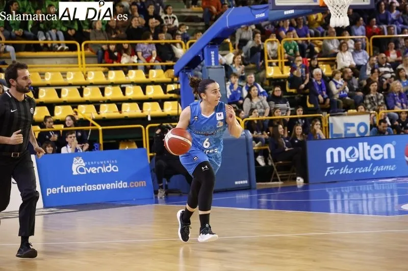 Foto 7 - Kon&eacute; sale investida de W&uuml;rzburg como nueva 'reina' del Perfumer&iacute;as Avenida en un gran triunfo ante el Valencia Basket (71-56)