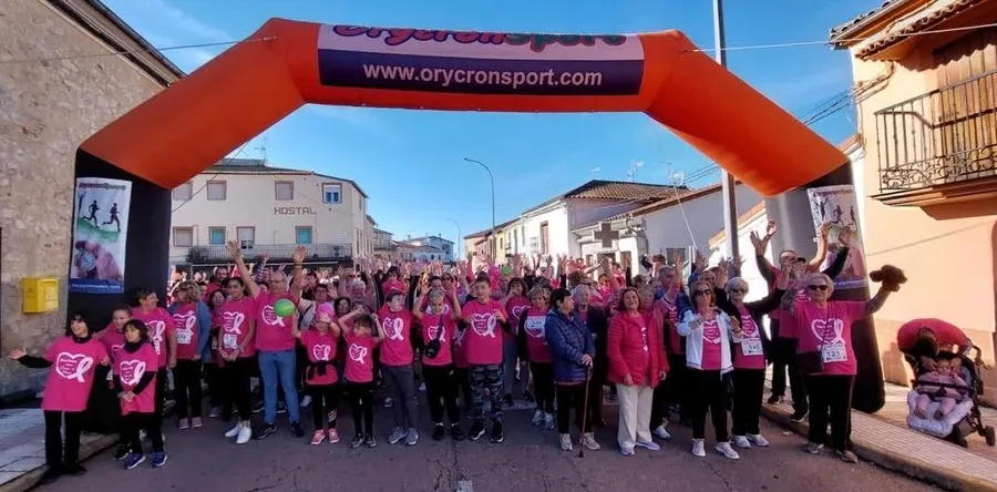 Foto 3 - Nuevo &eacute;xito de la Marcha contra el C&aacute;ncer de Sancti-Sp&iacute;ritus con m&aacute;s de 350 participantes