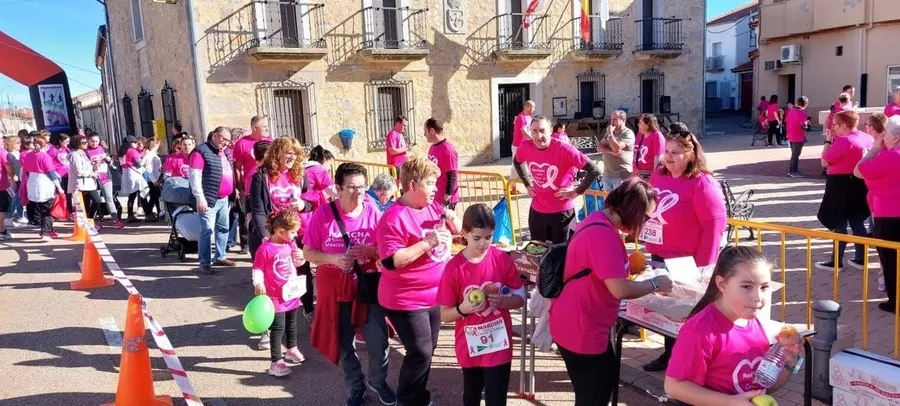 Foto 9 - Nuevo &eacute;xito de la Marcha contra el C&aacute;ncer de Sancti-Sp&iacute;ritus con m&aacute;s de 350 participantes