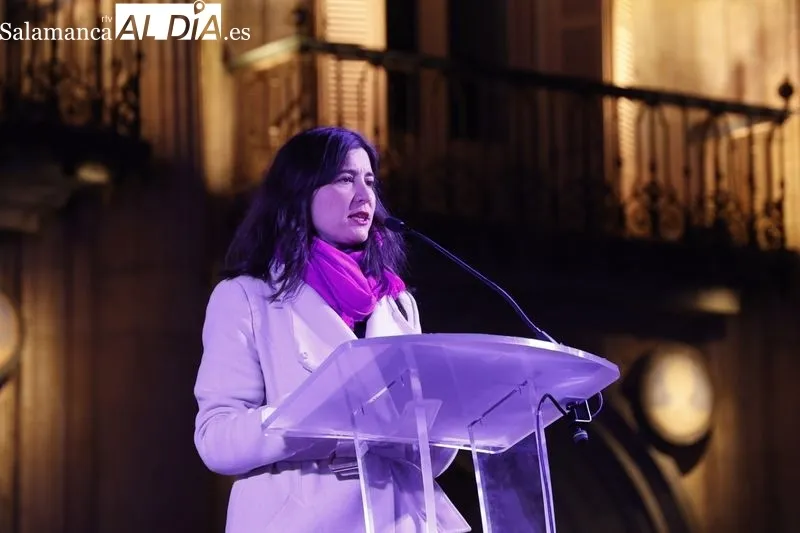 Acto oficial del Día Internacional de la Eliminación de la Violencia contra la Mujer en la Plaza Mayor de Salamanca. Fotos: David Sañudo