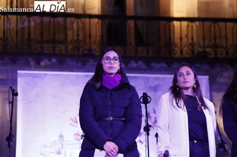 Acto oficial del Día Internacional de la Eliminación de la Violencia contra la Mujer en la Plaza Mayor de Salamanca. Fotos: David Sañudo