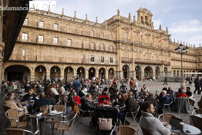 Ambiente en el centro de Salamanca este domingo. Fotos: David Sañudo