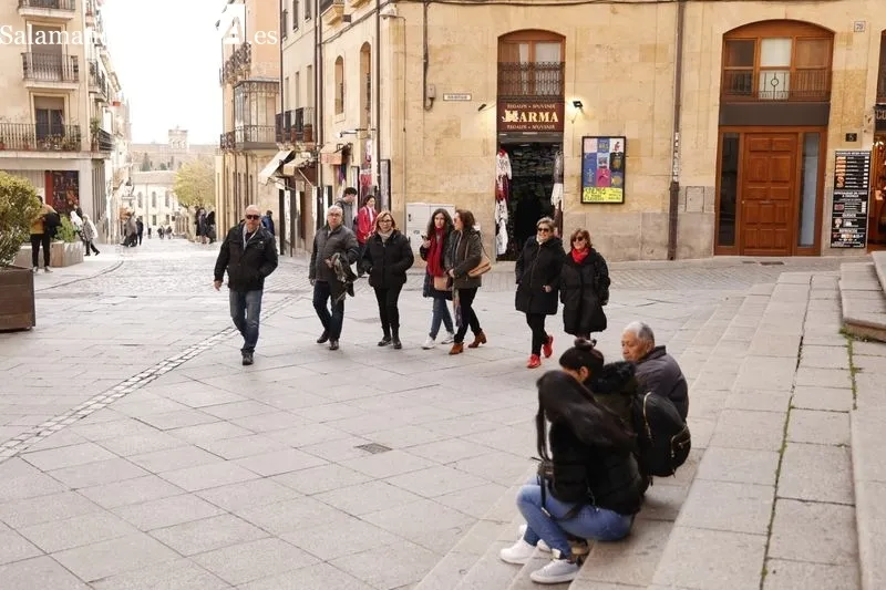 Ambiente en el centro de Salamanca este domingo. Fotos: David Sañudo