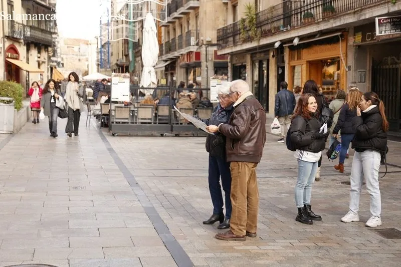 Ambiente en el centro de Salamanca este domingo. Fotos: David Sañudo