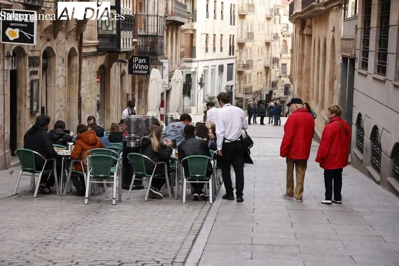 Ambiente en el centro de Salamanca este domingo. Fotos: David Sañudo