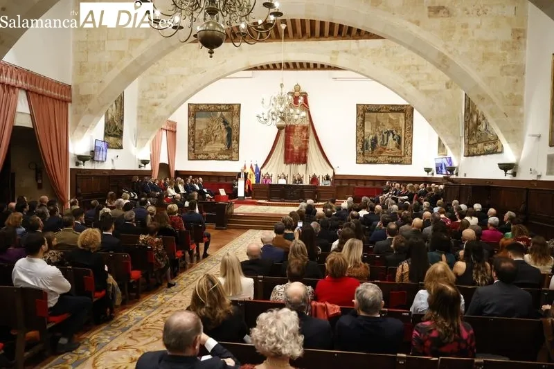 El Paraninfo del Edificio de las Escuelas Mayores ha acogido al entrega del XXXII Premio de Poesía Iberoamericana. Fotos: David Sañudo