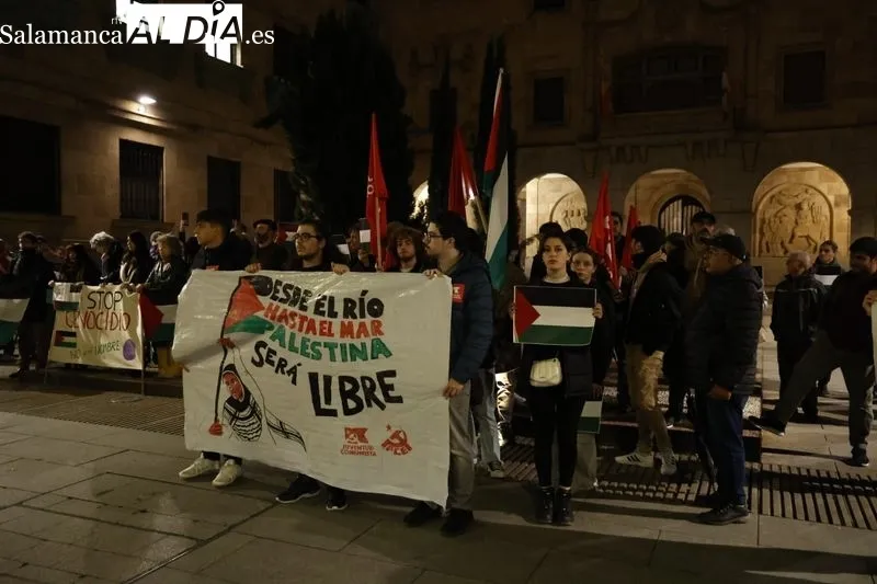 Concentración por la descolonización de Palestina frente a la Subdelegación del Gobierno en Salamanca. Fotos: David Sañudo