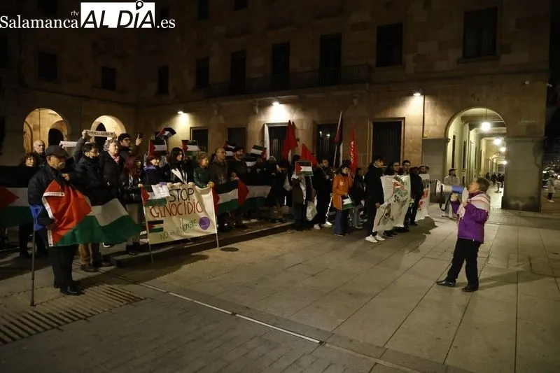 Concentración por la descolonización de Palestina frente a la Subdelegación del Gobierno en Salamanca. Fotos: David Sañudo