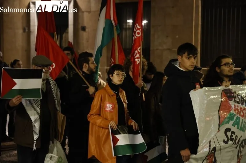 Concentración por la descolonización de Palestina frente a la Subdelegación del Gobierno en Salamanca. Fotos: David Sañudo