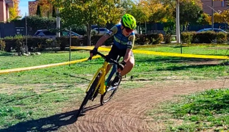 Corredores de la Escuela de Ciclismo Salmantina