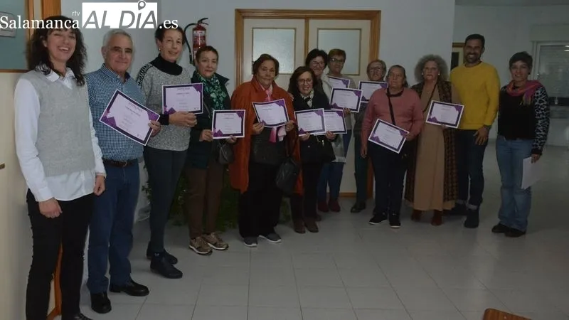 El hogar del jubilado acogió la proyección del corto y el juego del 'Bingo por las mujeres'