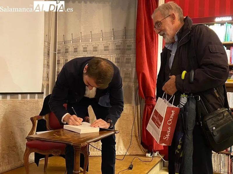 Presentación del libro de Rubén Juy en la librería Santos Ochoa