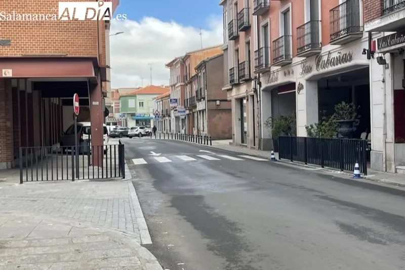 Foto 2 - Instaladas unas barandillas de seguridad en el cruce entre la calle Carmen y la Plaza de Espa&ntilde;a