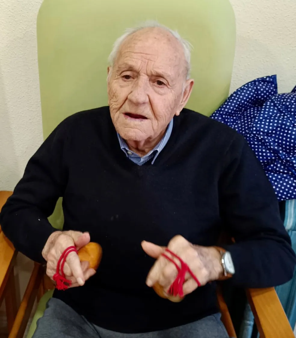 La residencia Santa Ana vivía este viernes una animada castañada