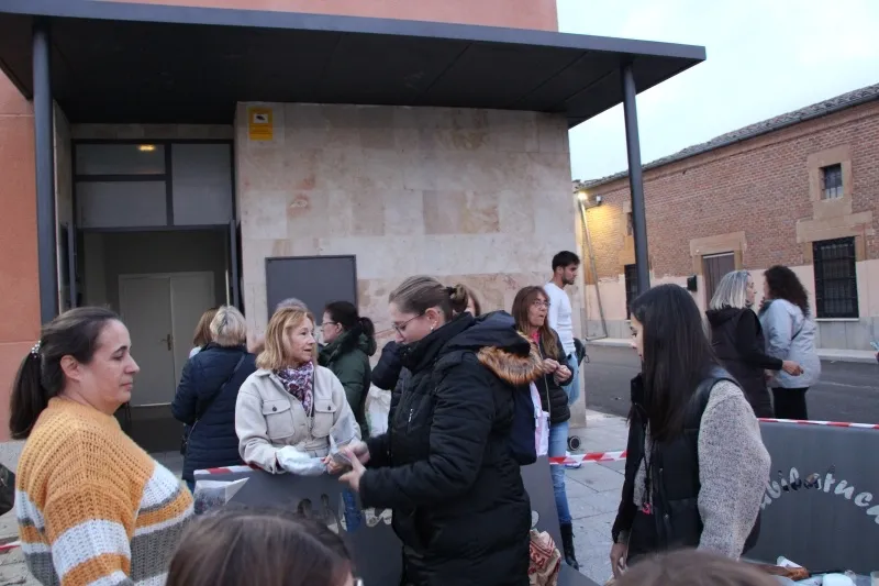Babilafuente ha celebrado una castañada solidaria este sábado