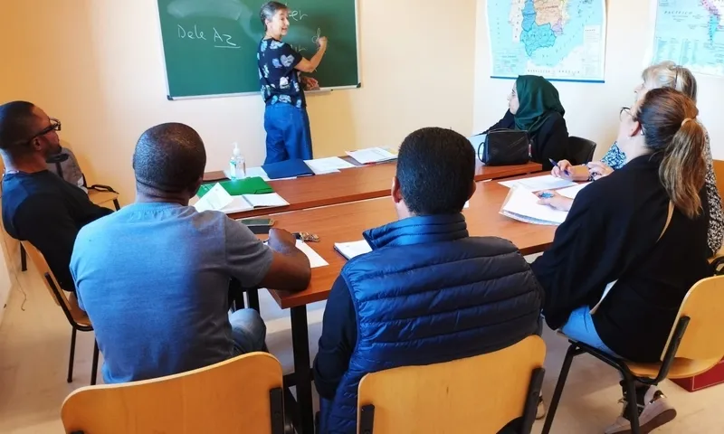 Personas migrantes en una formación del Centro de Empleo Padre Basabe y en el Centro Intercultural Baraka de Cáritas. Fotos: Cáritas Salamanca.