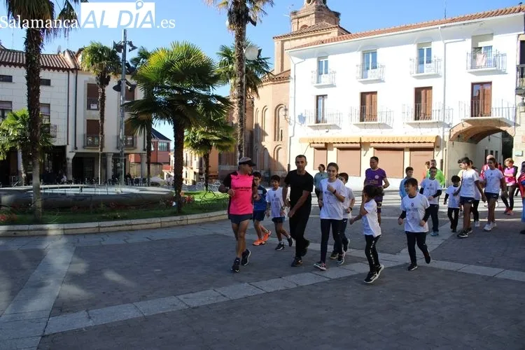 Foto 5 - El running solidario recoge m&aacute;s de 150 kilos de alimentos