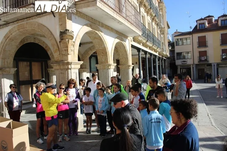 Foto 2 - El running solidario recoge m&aacute;s de 150 kilos de alimentos