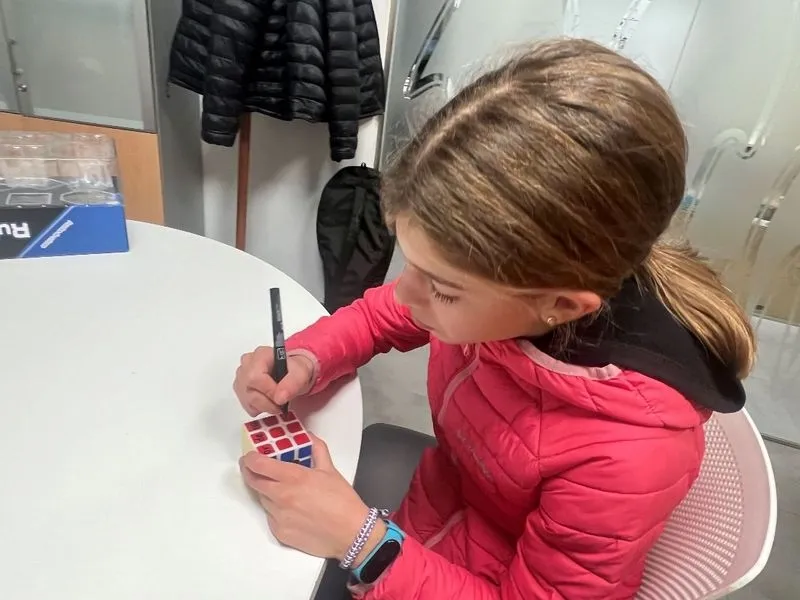 Foto 5 - Cubos de Rubik especiales en Carbajosa para celebrar el D&iacute;a de los Derechos de la Infancia