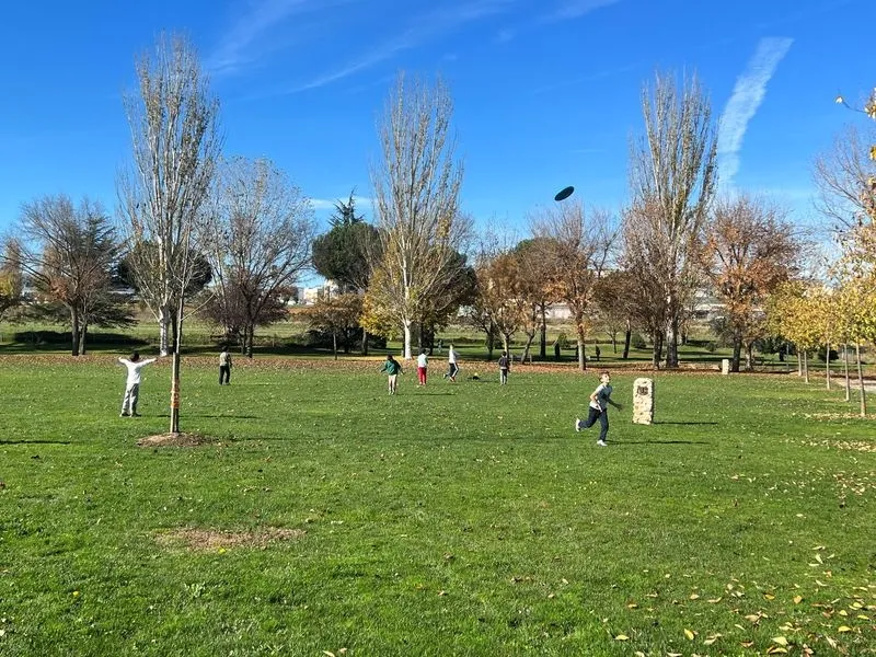 Sol y temperatura agradable en la Fiesta de la Infancia de Carbajosa de la Sagrada.