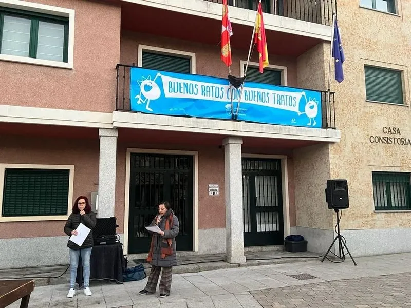 Foto 4 - Carbajosa muestra su condena contra el maltrato y la apuesta por la igualdad y el respeto