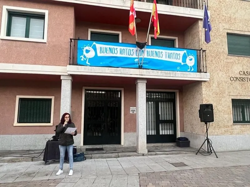 Foto 2 - Carbajosa muestra su condena contra el maltrato y la apuesta por la igualdad y el respeto
