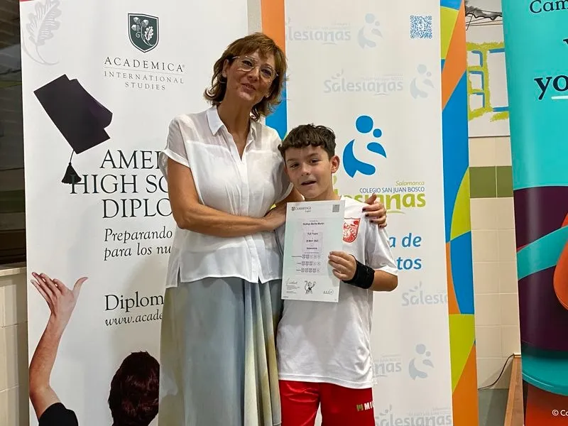 Entrega de los certificados de University of Cambridge a escolares del Colegio San Juan Bosco