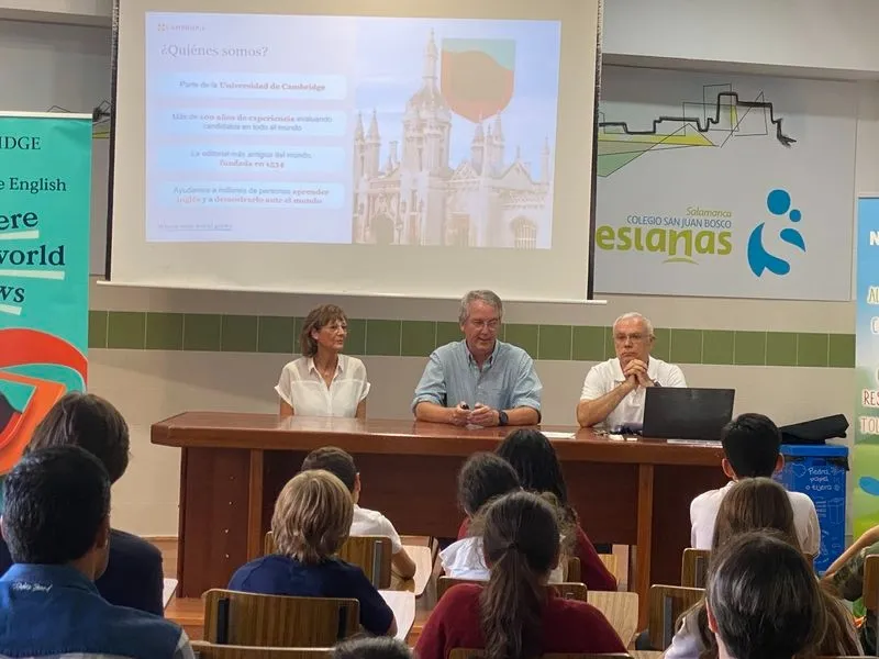 Entrega de los certificados de University of Cambridge a escolares del Colegio San Juan Bosco
